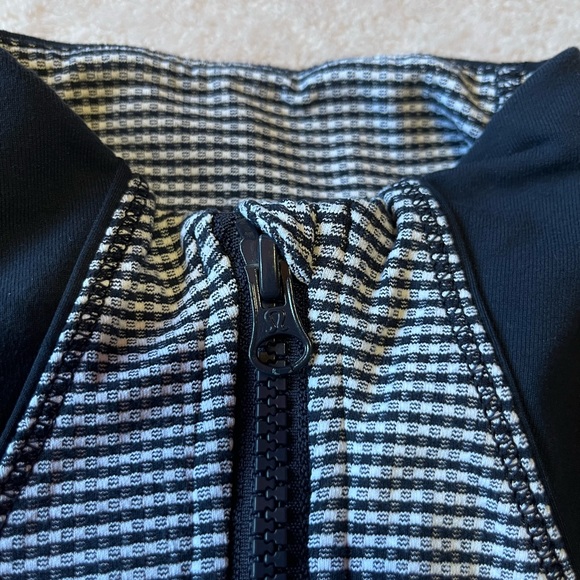 Lululemon Forme Jacket - Picture 9 of 10
